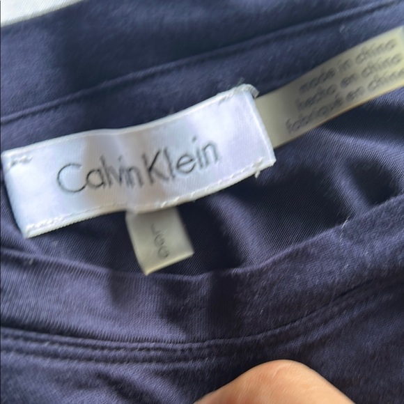 Calvin Klein Black Fitted Sleeveless Graphic Top - Picture 2 of 6